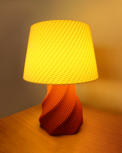 מנורת שולחן ג'וליאן