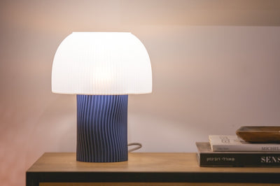 מנורת שולחן "Bella" – עיצוב ייחודי ומודרני